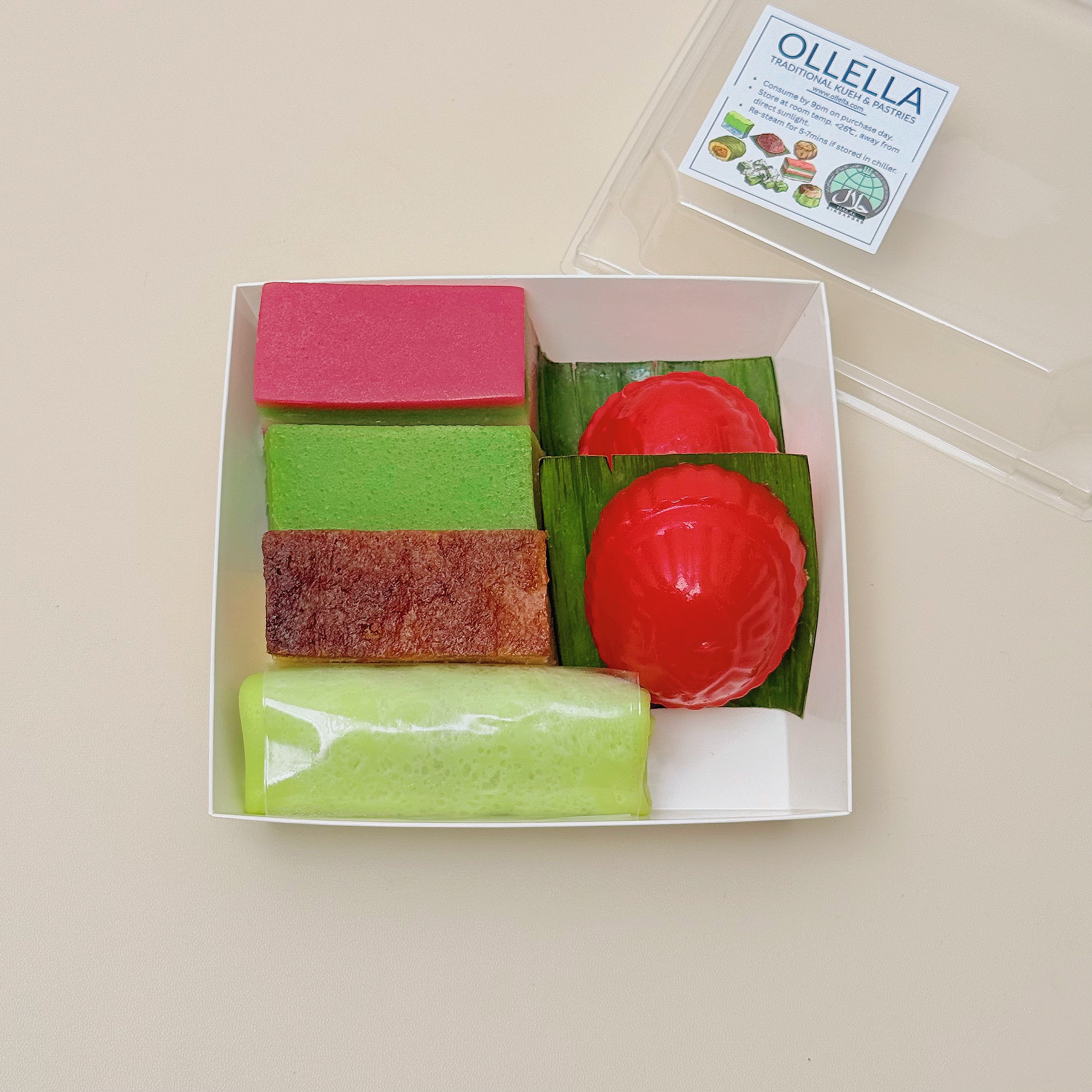 **6 Pieces Kueh Gift Box with ribbon with AKK