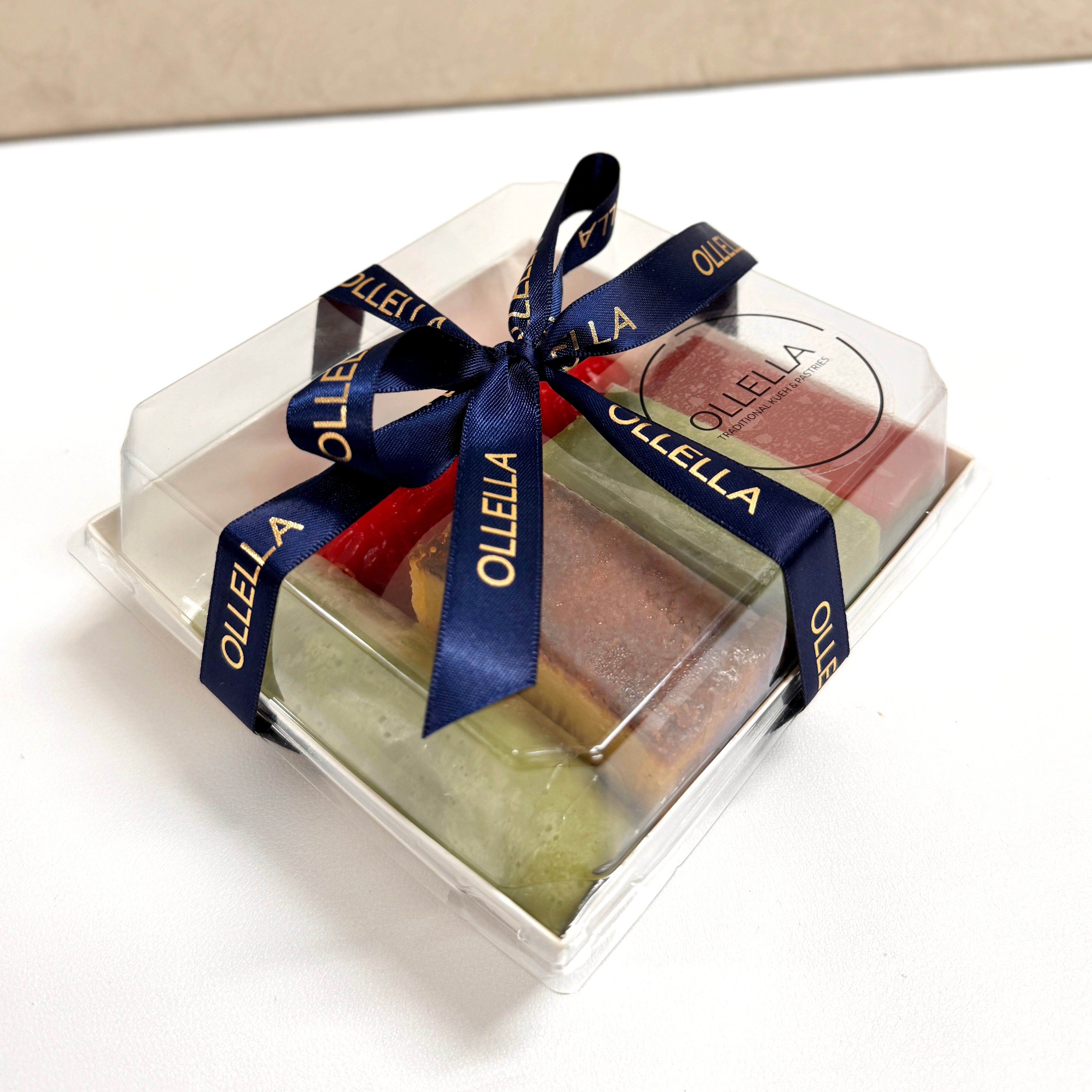 6 Pieces Kueh Gift Box with ribbon