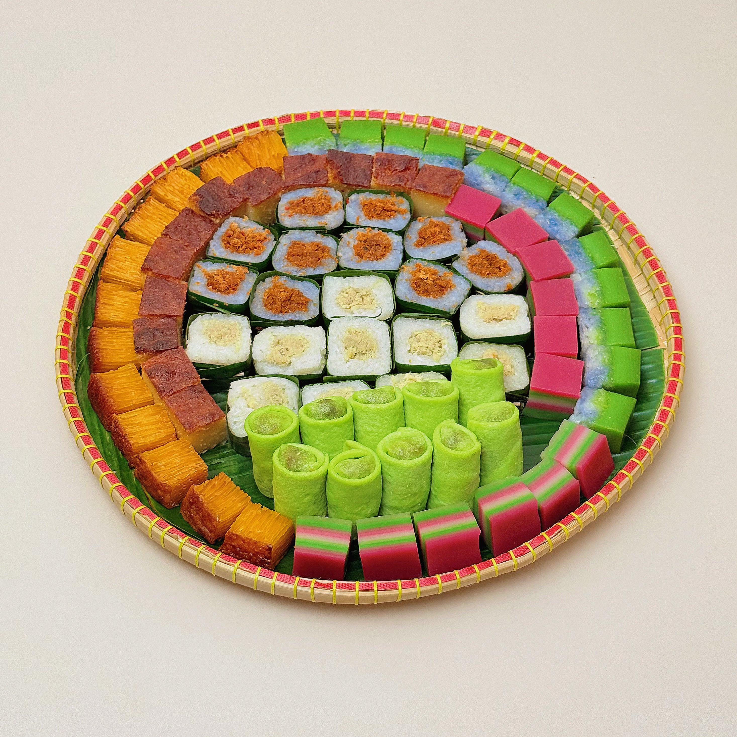 **Bite-size Kueh Bamboo Platter (78 pcs)